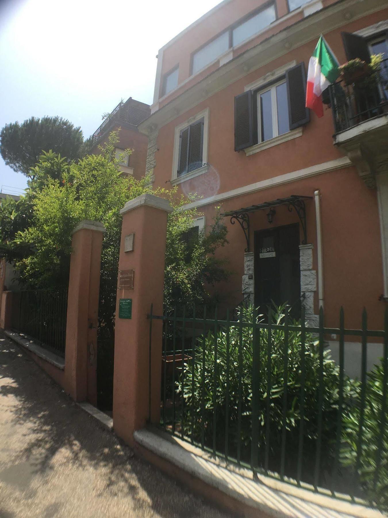 Vatican Garden House Рим Екстериор снимка